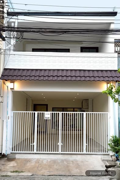 ขายทาวน์โฮม สูง 2 ชั้น พื้นที่ 20 ตร.ว. 3 นอน 2 น้ำ 1 ครัว เดอะเมโทร รัตนาธิเบศร์