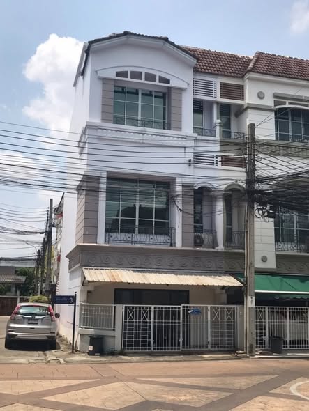 2 Project Alley