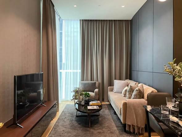 bedroom and living room of 28 Chidlom
