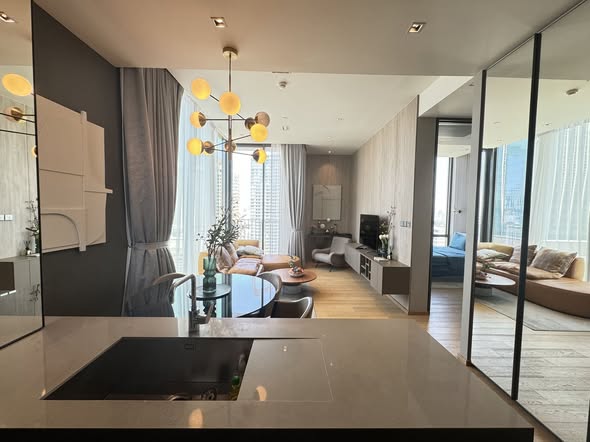 room interior of 28 Chidlom