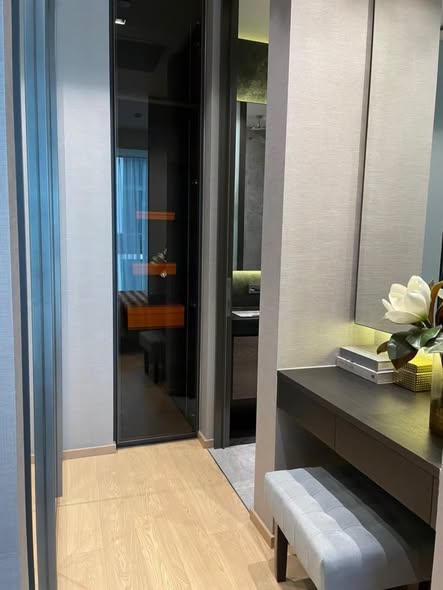 room interior of 28 Chidlom