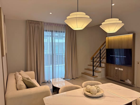 living room of พลีโน่ สุขุมวิท-บางนา 3 Pleno Sukhumvit-Bangna 3