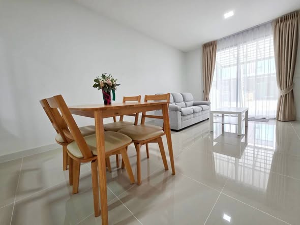 living room and room interior of พลีโน่ สุขุมวิท-บางนา 3 Pleno Sukhumvit-Bangna 3