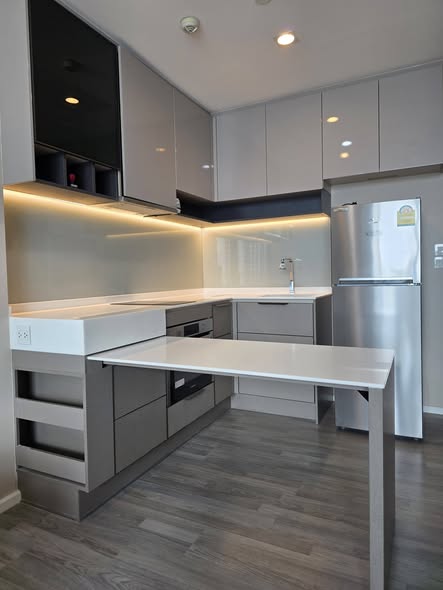 kitchen of 333 Riverside