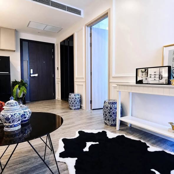 living room of 333 Riverside