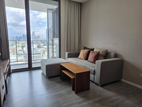 living room and bedroom of 333 Riverside