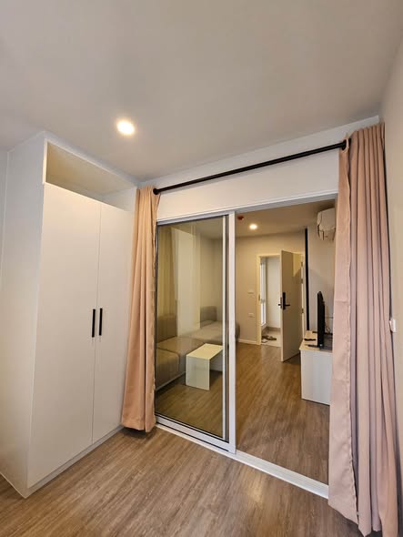 bedroom and room interior of บลู พหลโยธิน 35 | blue Phahonyothin 35 by Grand Unity