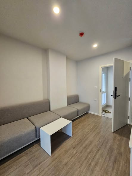 บลู พหลโยธิน 35 | blue Phahonyothin 35 by Grand Unity