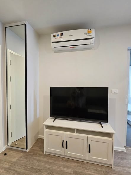 room interior of บลู พหลโยธิน 35 | blue Phahonyothin 35 by Grand Unity