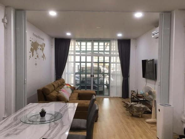 bedroom and living room of ขายตึกแถว 4 ชั้นครึ่ง