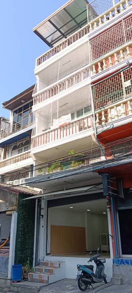 ขายอาคารพาณิชย์ 4.5 ชั้น ใกล้รถไฟฟ้า ติดถนนใหญ่รามอินทรา 67 (์Naturbliss Estate)