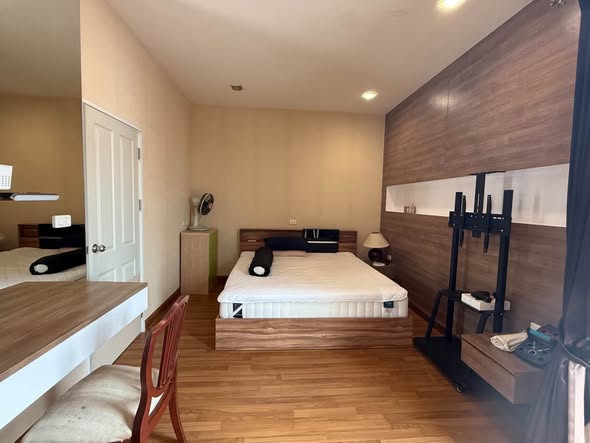 bedroom of โกลเด้น ทาวน์ วัชรพล สุขาภิบาล5