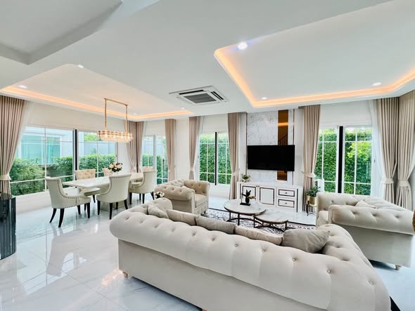 bedroom and living room of แกรนดิโอ บางนา กม.5