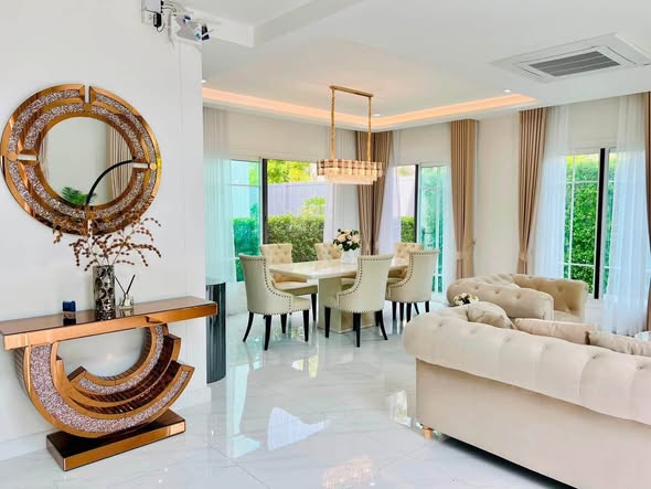 living room and room interior of แกรนดิโอ บางนา กม.5