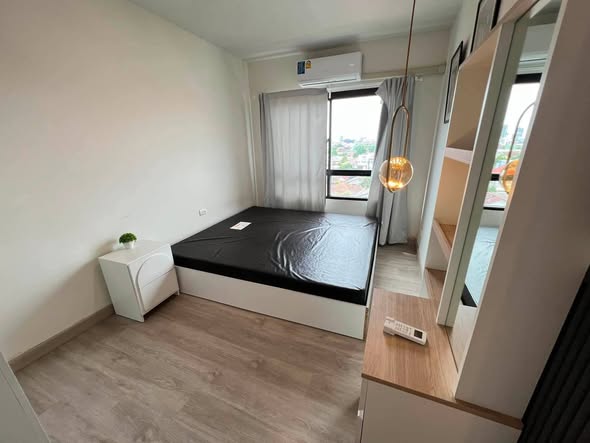 bedroom of 624 Condolette