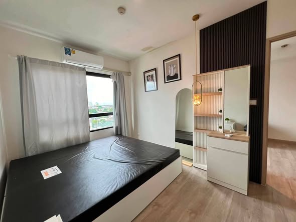 bedroom of 624 Condolette