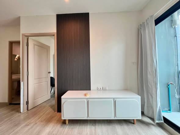 bedroom and room interior of 624 Condolette
