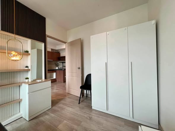 room interior of 624 Condolette