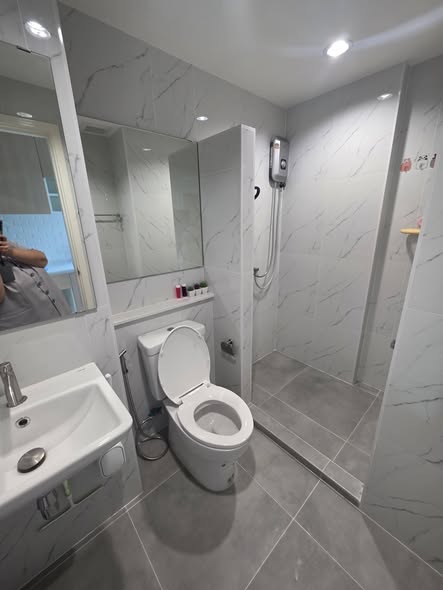 bathroom of เพลิน เพลิน คอนโดมิเนียม ราชพฤกษ์ – เวสต์วิลล์