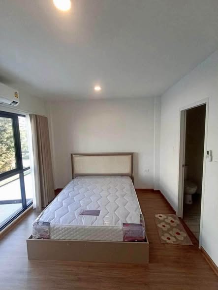 bedroom of บ้านลุมพินี ทาวน์เพลส สุขุมวิท – ศรีนครินทร์ Lumpini Townplace Sukhumvit – Srinakarin