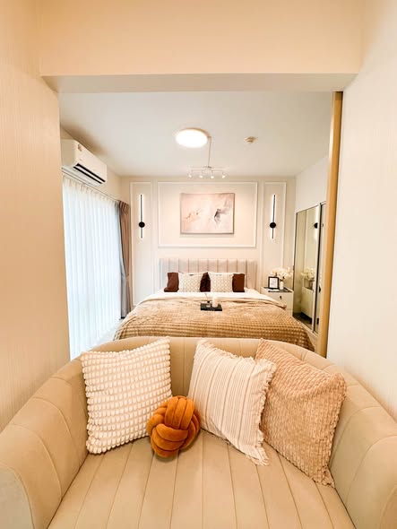 bedroom and living room of A Space ID Asok-Ratchada