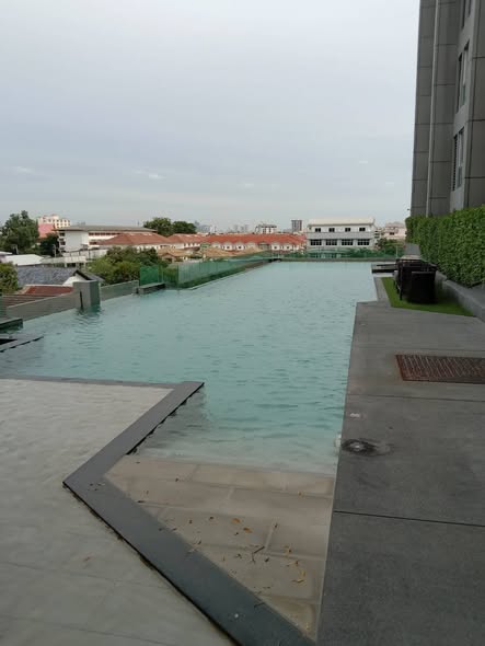 pool of a space ME Rattanathibet