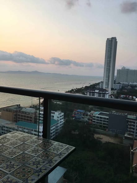 AERAS Beachfront Condominium Jomtien Pattaya
