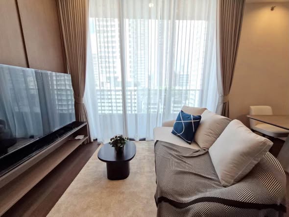 bedroom and living room of AESTIQ Thonglor