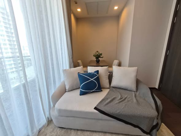 living room and bedroom of AESTIQ Thonglor