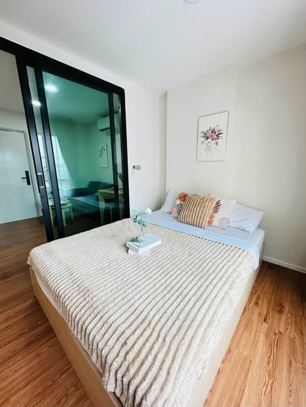 bedroom and room interior of ALIVE SUKHUMVIT 76