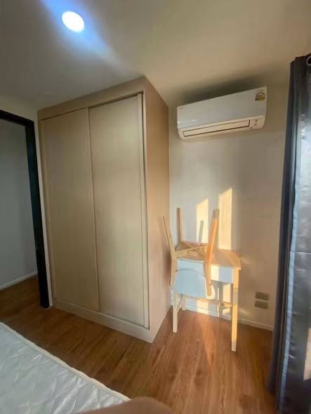 bedroom and room interior of ALIVE SUKHUMVIT 76