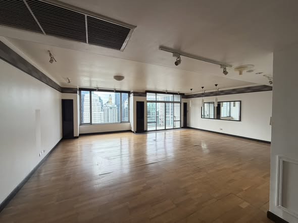 All Seasons Mansion