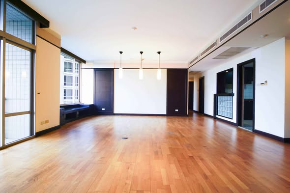 room interior of All Seasons Mansion