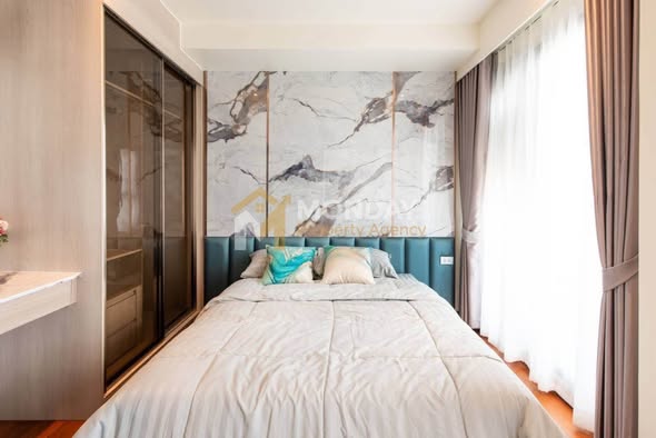 bedroom of Altitude Symphony