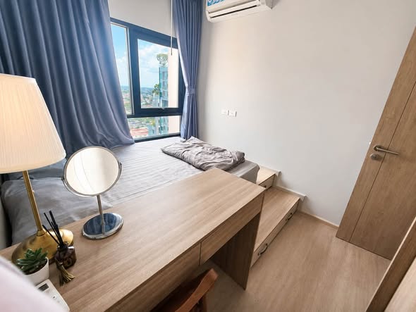 bedroom of Altitude Unicorn Sathorn