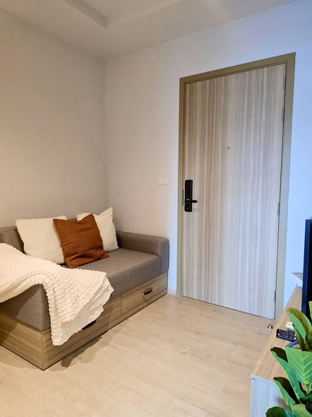 bedroom and room interior of Altitude Unicorn Sathorn