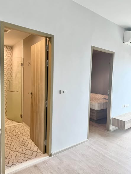 bedroom and room interior of Altitude Unicorn Sathorn