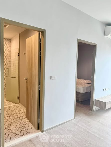 bedroom and room interior of Altitude Unicorn Sathorn