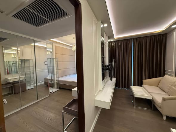 bedroom and room interior of Amaranta Residence