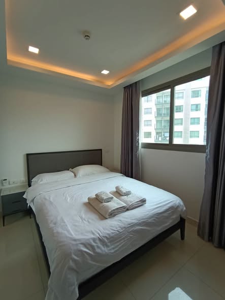 bedroom of Arcadia Beach Continental