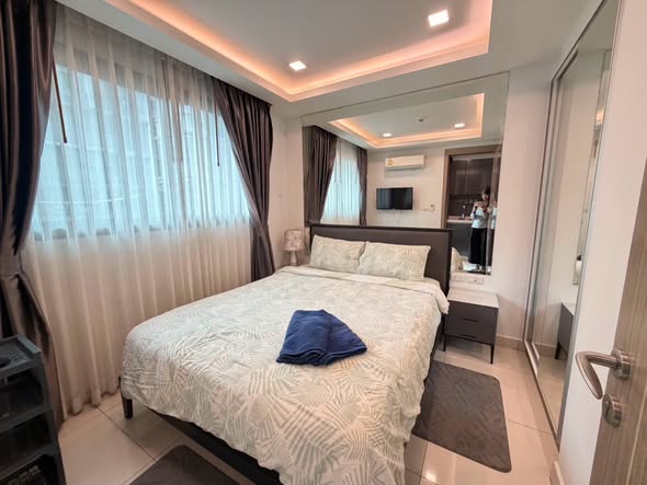 bedroom of Arcadia Beach Continental