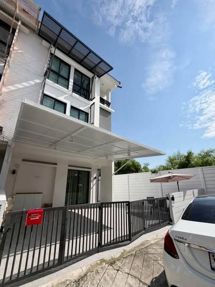 Areeya Mandarina Sukhumvit 77