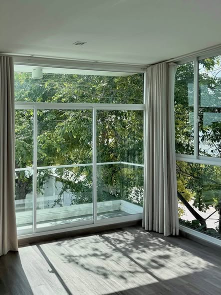room interior of AREN