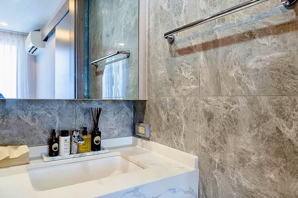 bathroom of Artisan Ratchada