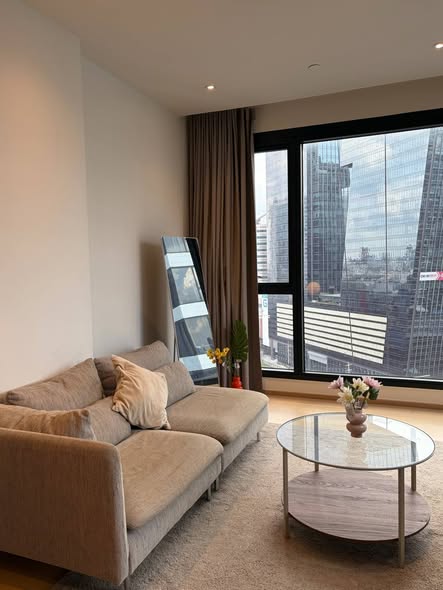 bedroom and living room of ASHTON Asoke – Rama 9