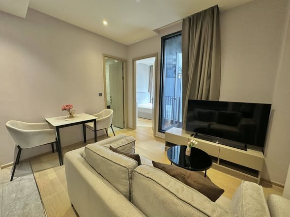 living room and bedroom of ASHTON Asoke – Rama 9