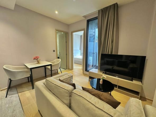 living room and bedroom of ASHTON Asoke – Rama 9