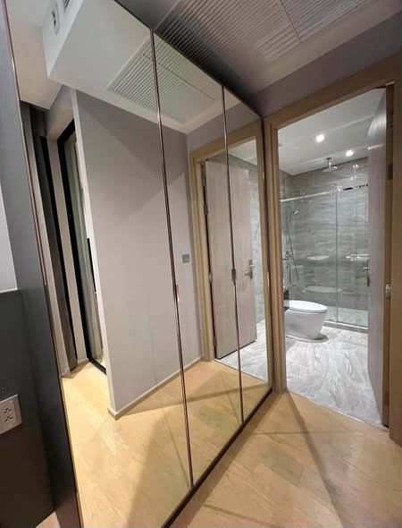 room interior and bathroom of ASHTON Asoke – Rama 9