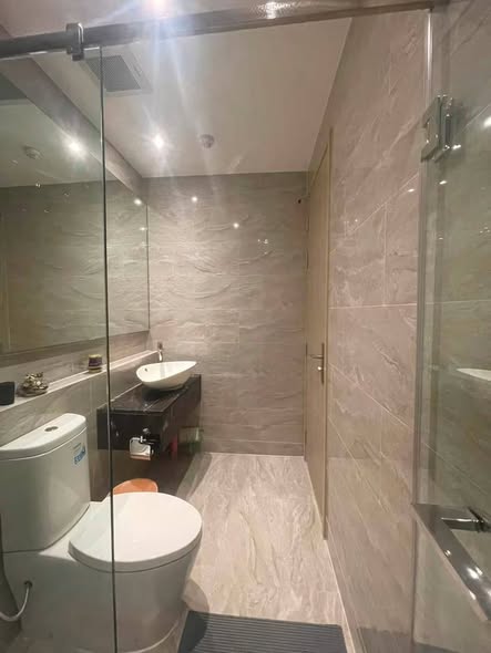 room interior and bathroom of ASHTON Asoke – Rama 9