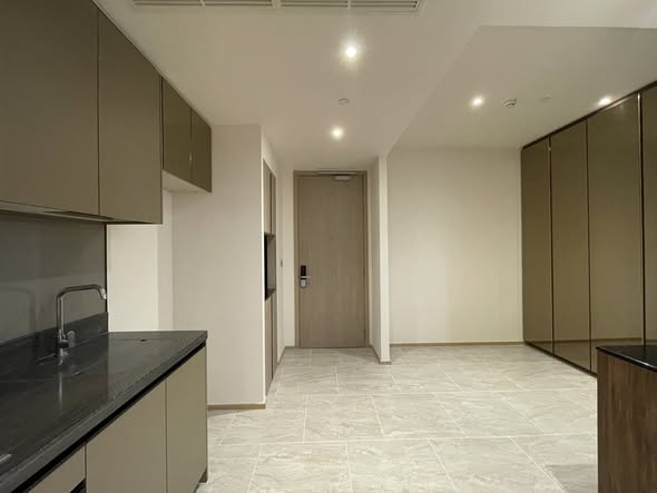room interior and kitchen of ASHTON Asoke – Rama 9